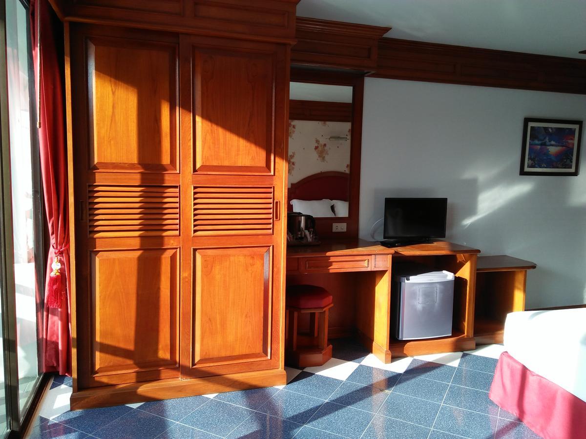 Taj Phuket Hotell 2*