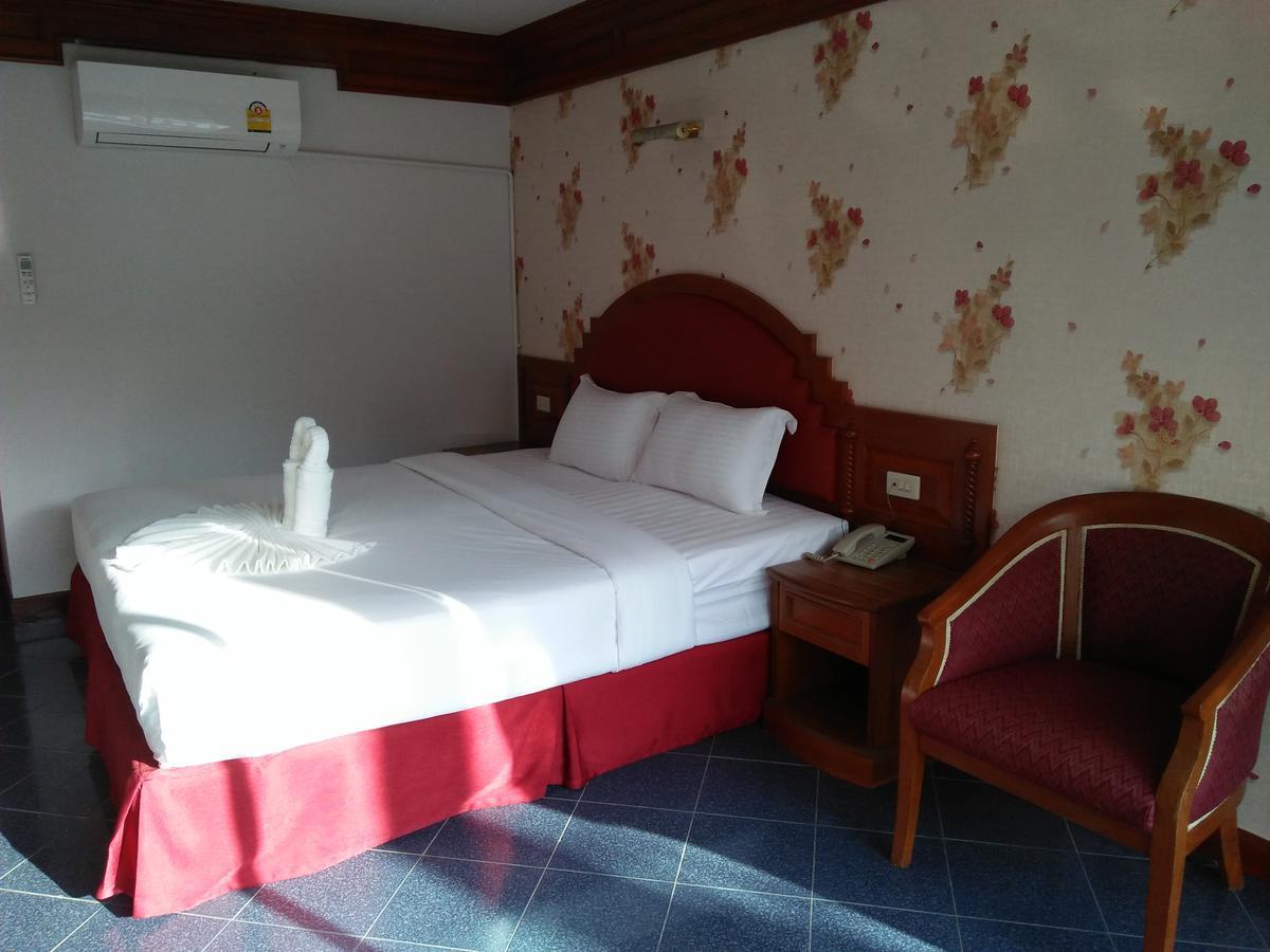 Taj Phuket Hotell 2*